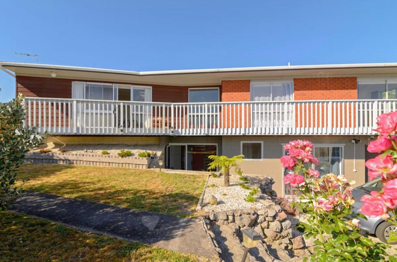 Spacious Utuhina Holiday House Rotorua Exterior photo