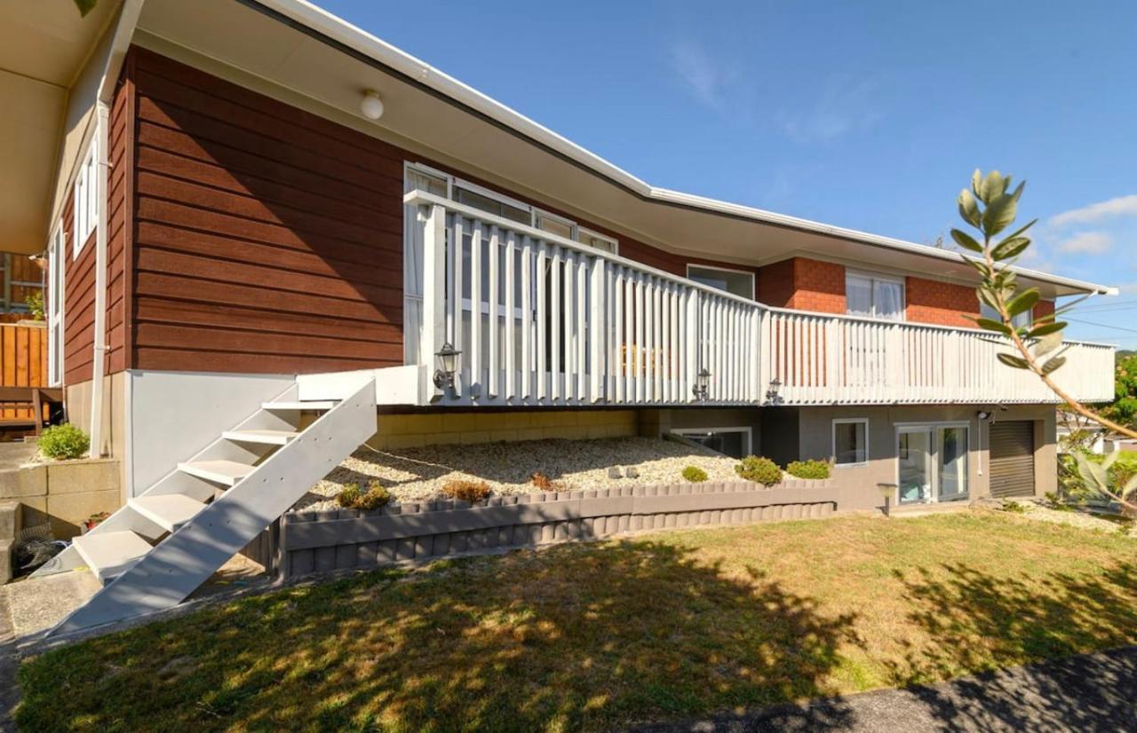 Spacious Utuhina Holiday House Rotorua Exterior photo