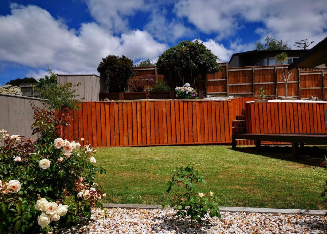 Spacious Utuhina Holiday House Rotorua Exterior photo