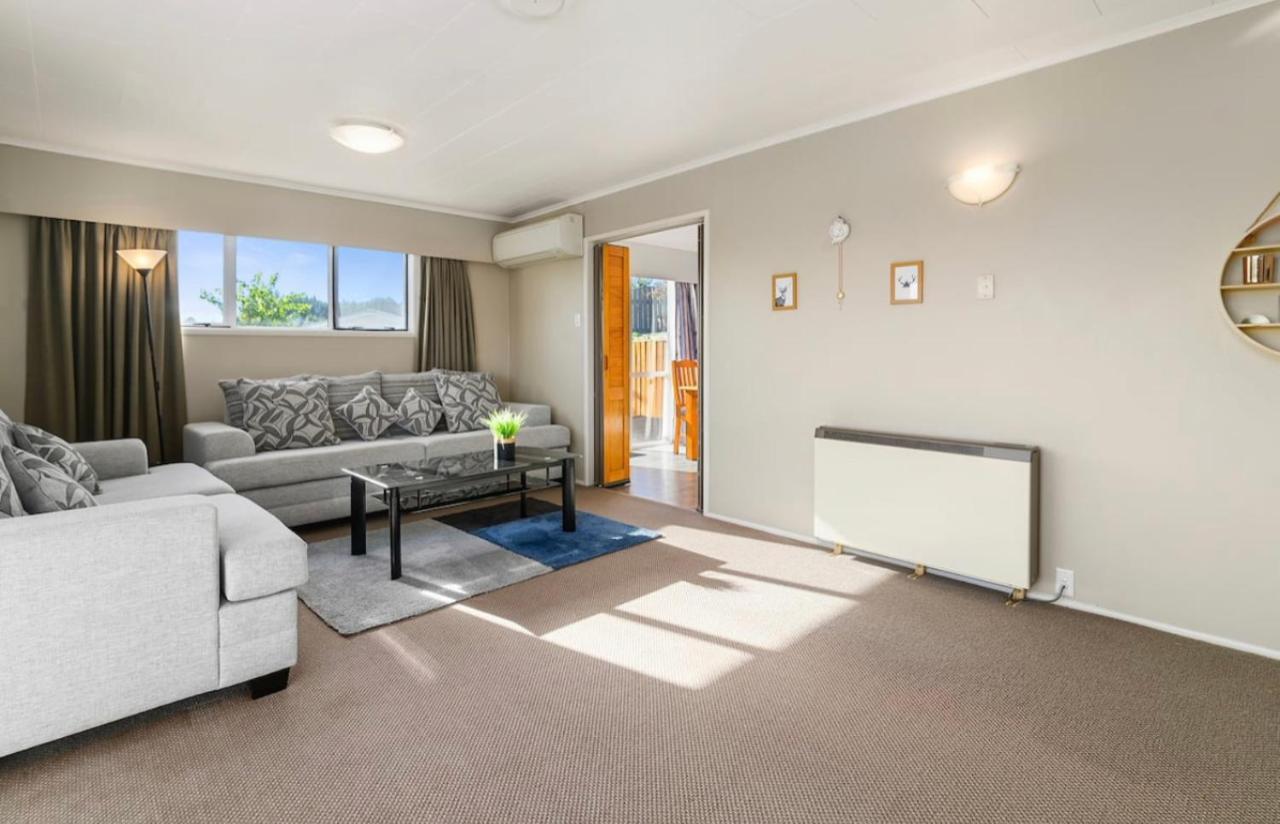 Spacious Utuhina Holiday House Rotorua Exterior photo